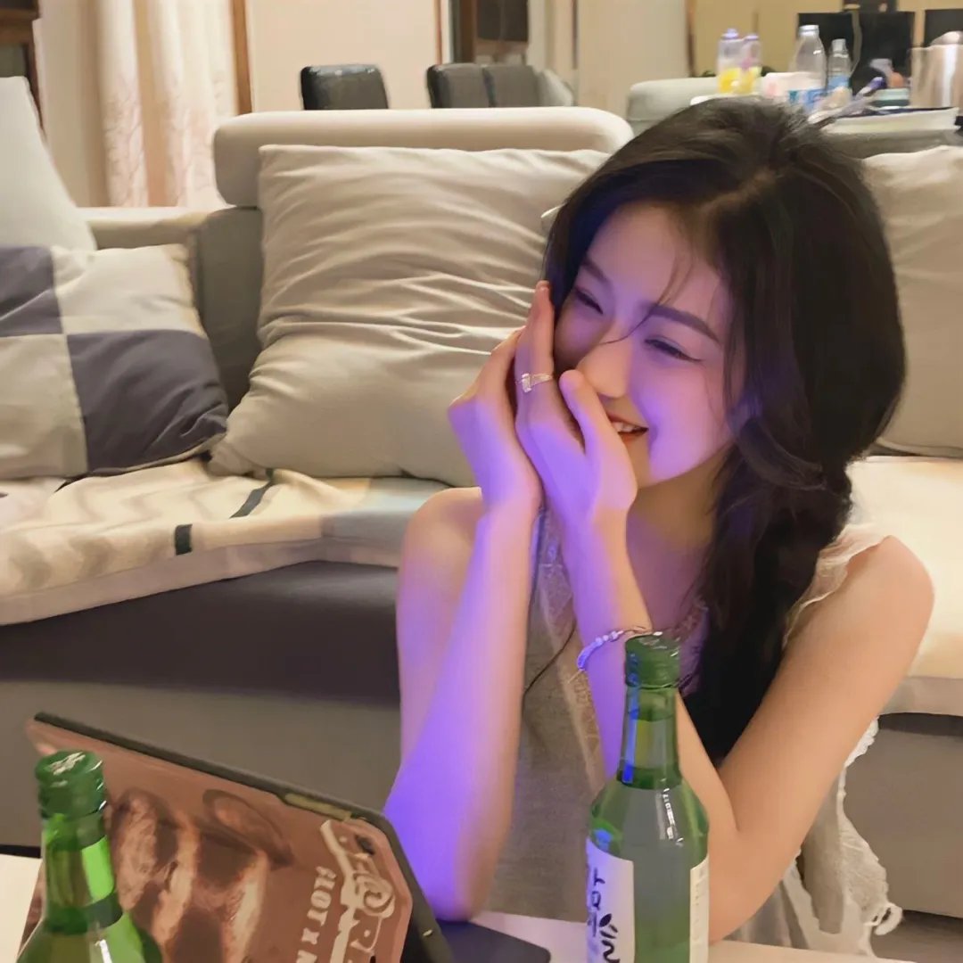 关于莉莉周的一切